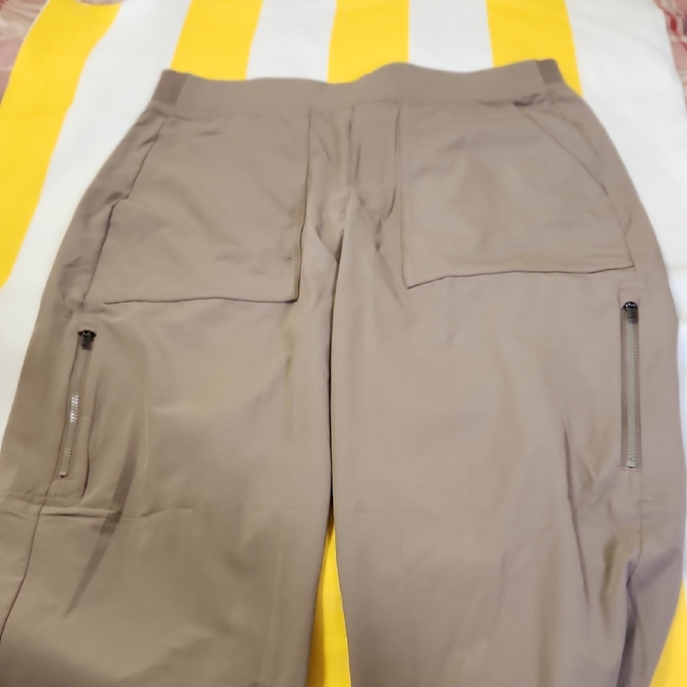 Athleta Women's Tan Pants - Picture 3 of 9